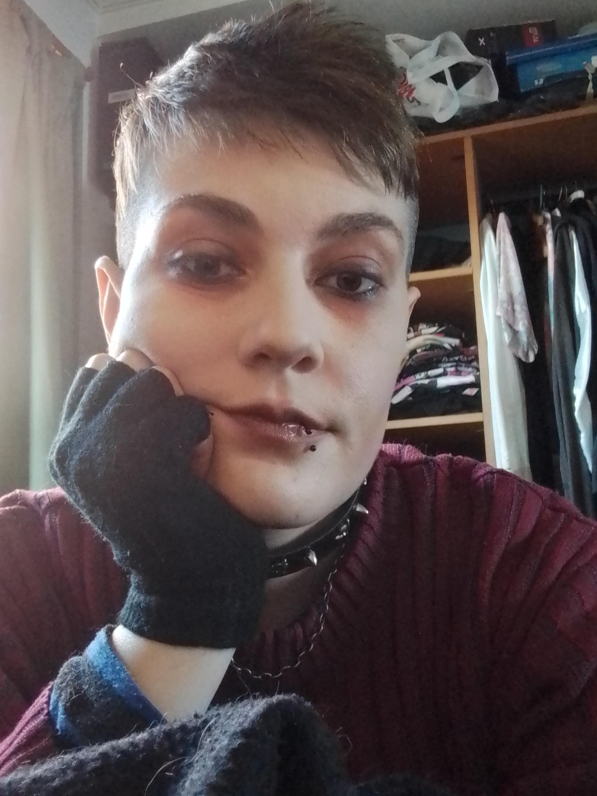 Selfie of my entire face but, as I said, the makeup is barely noticeable.